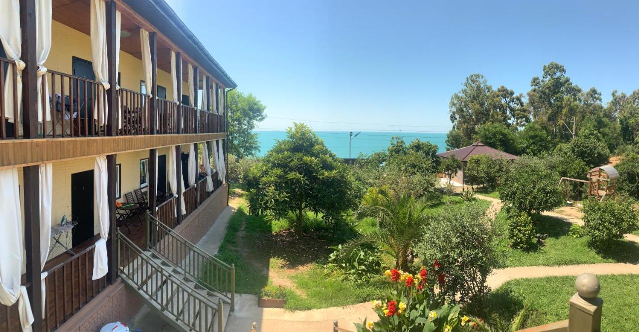 Gostievoi Dom Meri New Athos Exterior photo