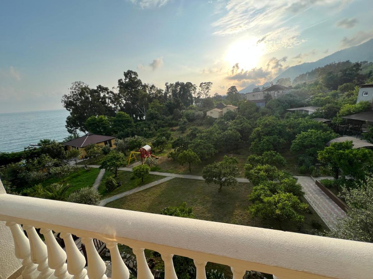 Gostievoi Dom Meri New Athos Exterior photo